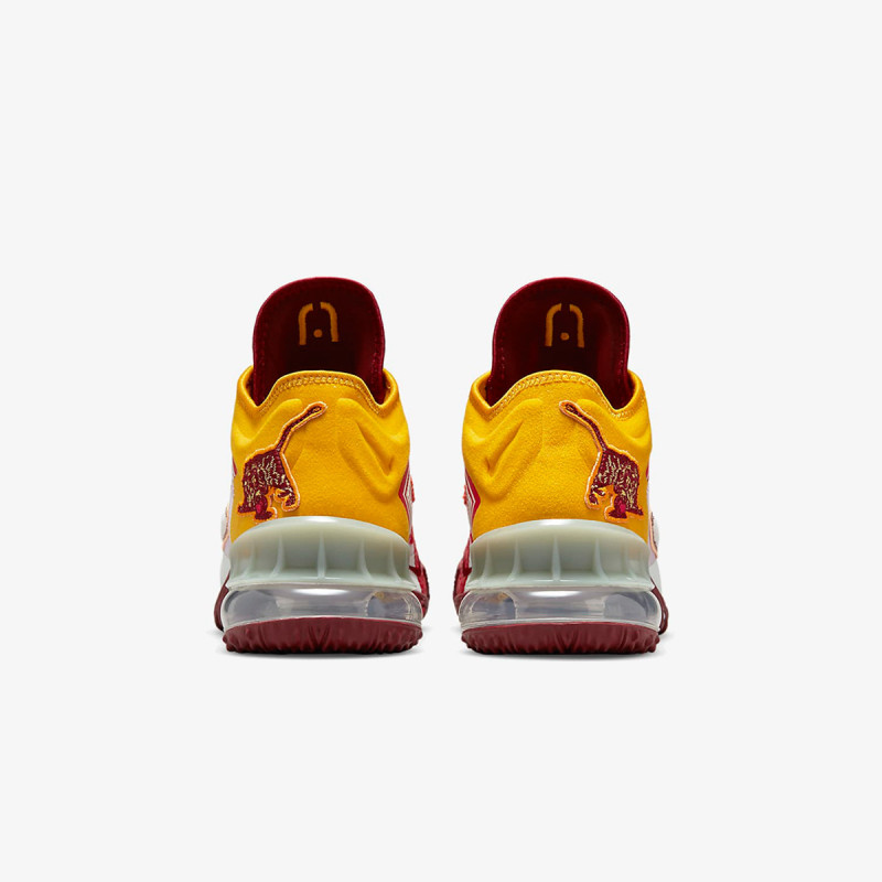NIKE LEBRON XVIII LOW 