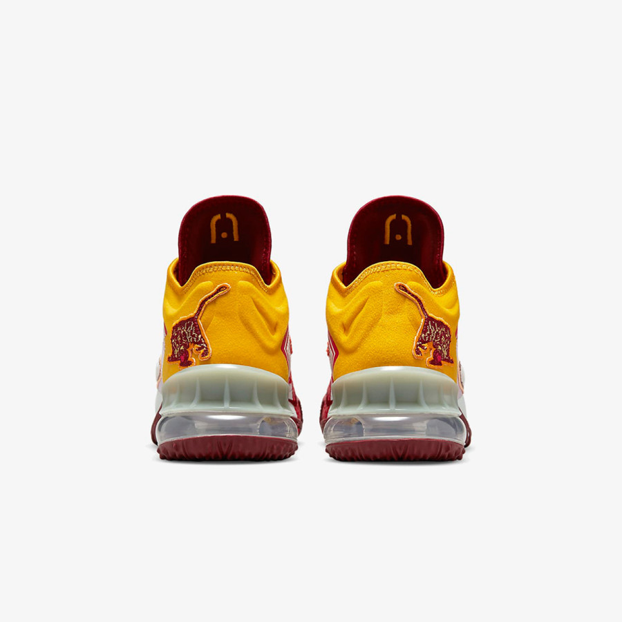 NIKE LEBRON XVIII LOW 