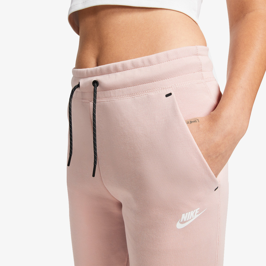 NIKE Sportswear Tech 