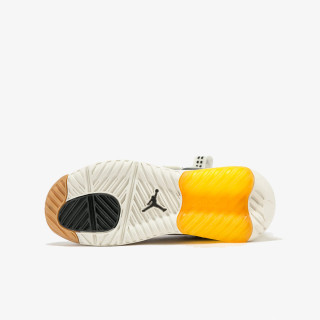NIKE WMNS JORDAN MA2 