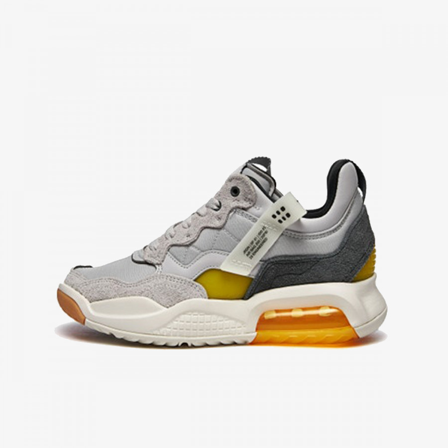 NIKE WMNS JORDAN MA2 