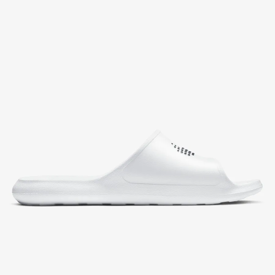 NIKE VICTORI ONE 