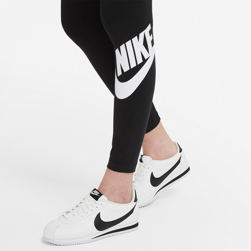 NIKE Sportswear Essential 