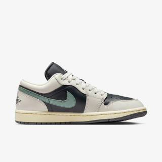 NIKE Air Jordan 1 Low 