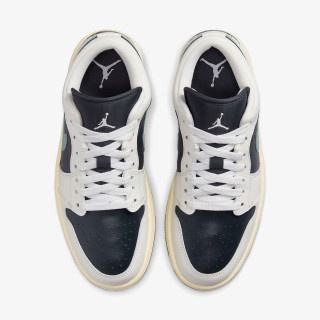 NIKE Air Jordan 1 Low 