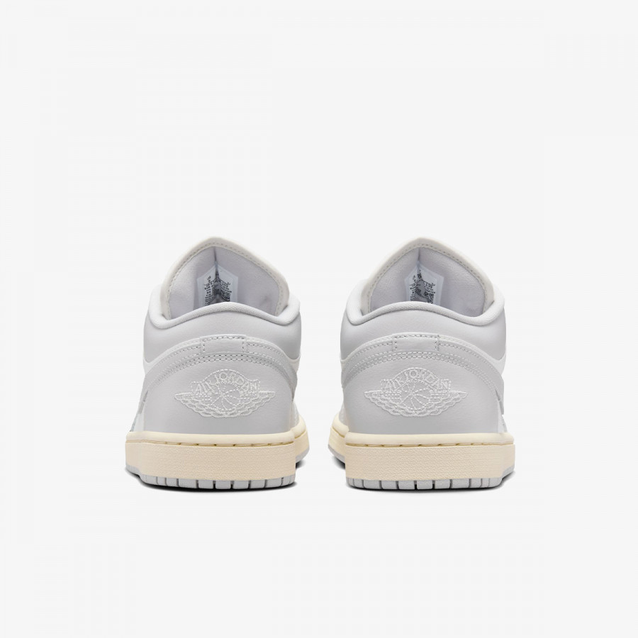 NIKE WMNS AIR JORDAN 1 LOW 