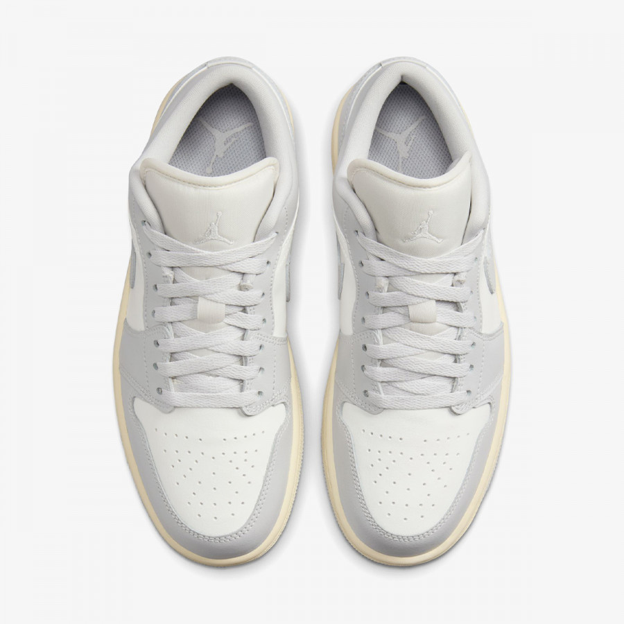 NIKE WMNS AIR JORDAN 1 LOW 