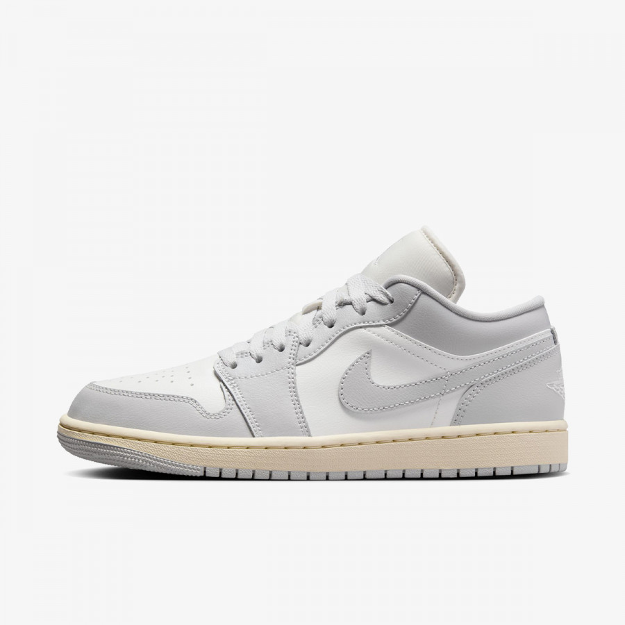 NIKE WMNS AIR JORDAN 1 LOW 