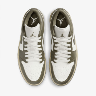 NIKE WMNS AIR JORDAN 1 LOW 