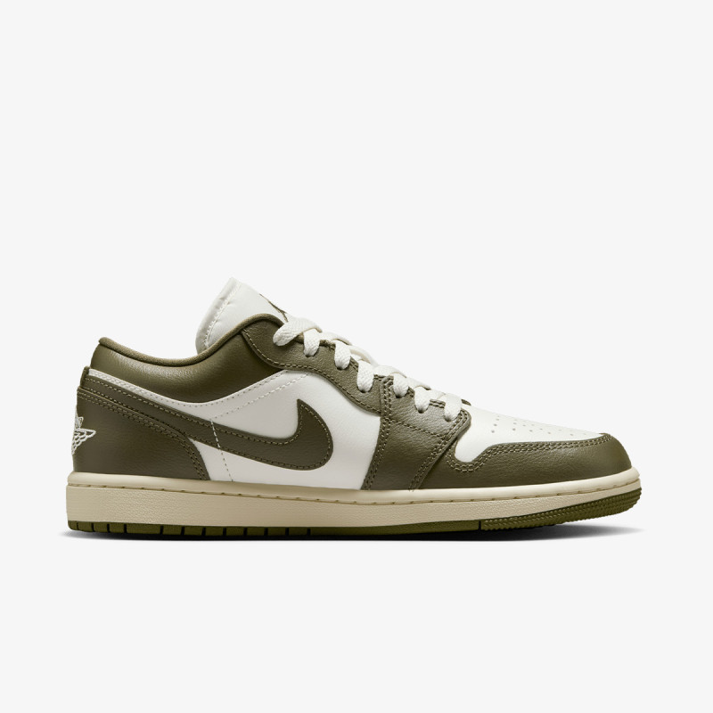 NIKE WMNS AIR JORDAN 1 LOW 