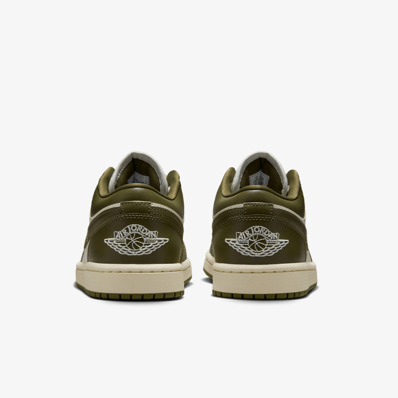 NIKE WMNS AIR JORDAN 1 LOW 