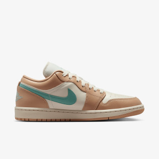 NIKE WMNS AIR JORDAN 1 LOW 