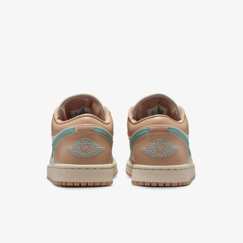 NIKE WMNS AIR JORDAN 1 LOW 