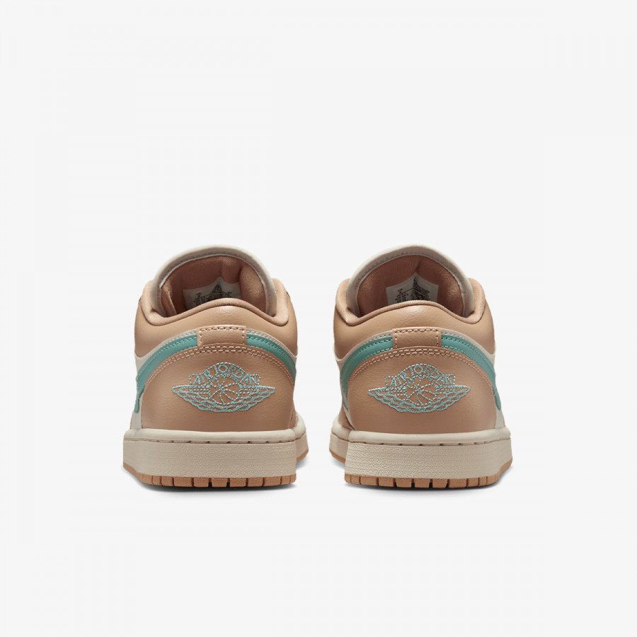 NIKE WMNS AIR JORDAN 1 LOW 