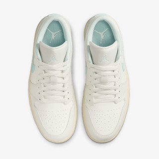 NIKE WMNS AIR JORDAN 1 LOW 