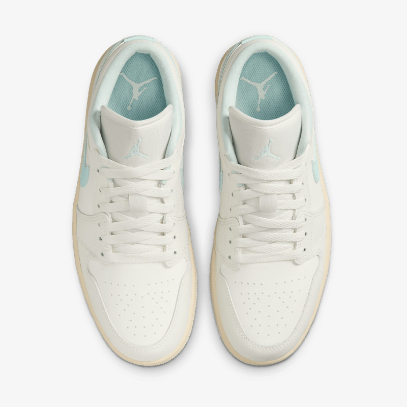 NIKE WMNS AIR JORDAN 1 LOW 