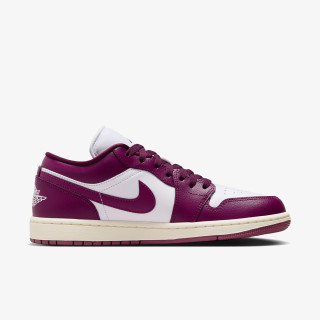 NIKE Air Jordan 1 