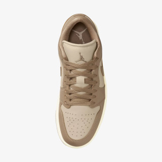 NIKE WMNS AIR JORDAN 1 LOW 