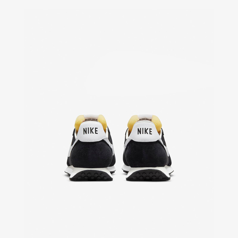 NIKE Waffle Trainer 2 