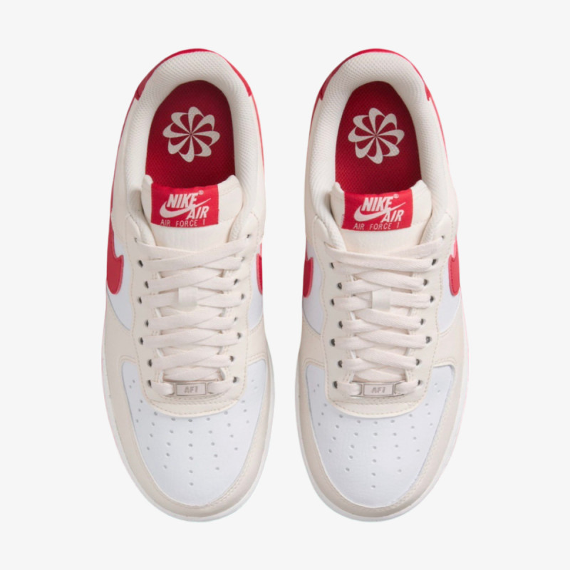NIKE Air Force 1 '07 