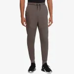 NIKE Sportswear Tech 