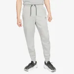 NIKE Sportswear Tech 