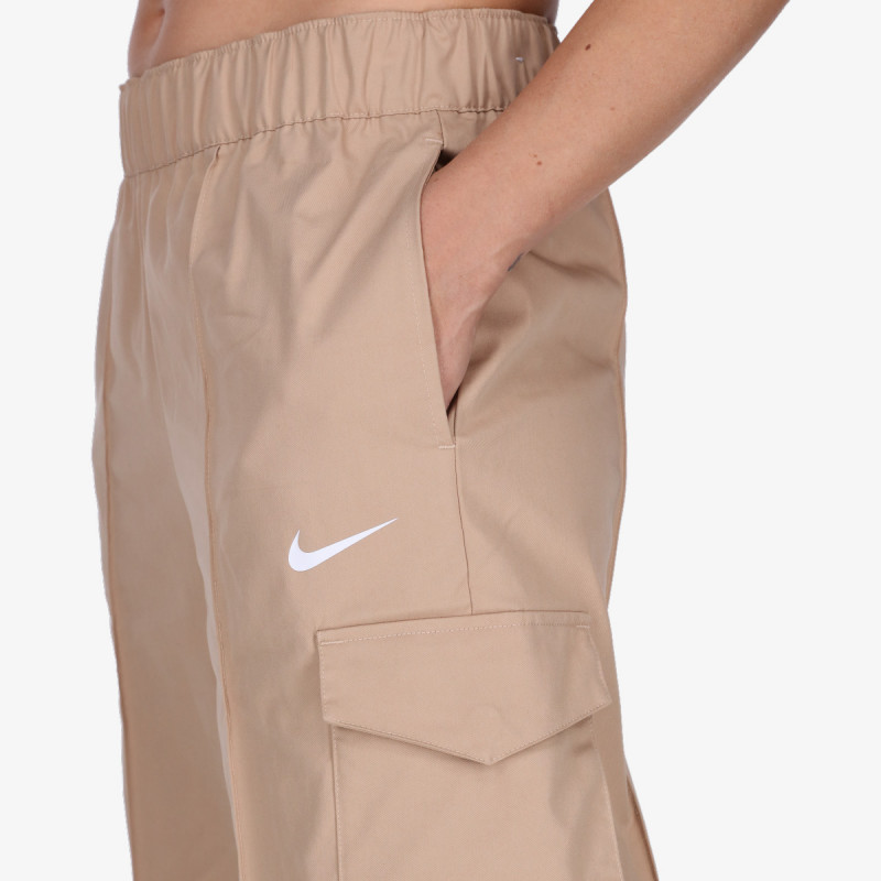 NIKE Sportswear Essential 