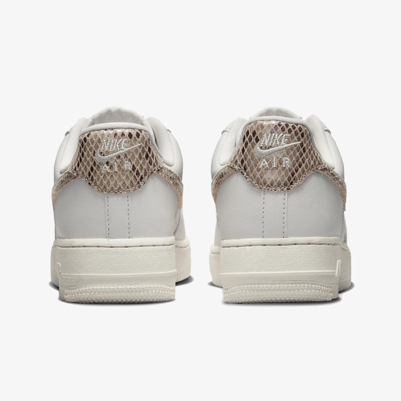 NIKE Air Force 1 '07 