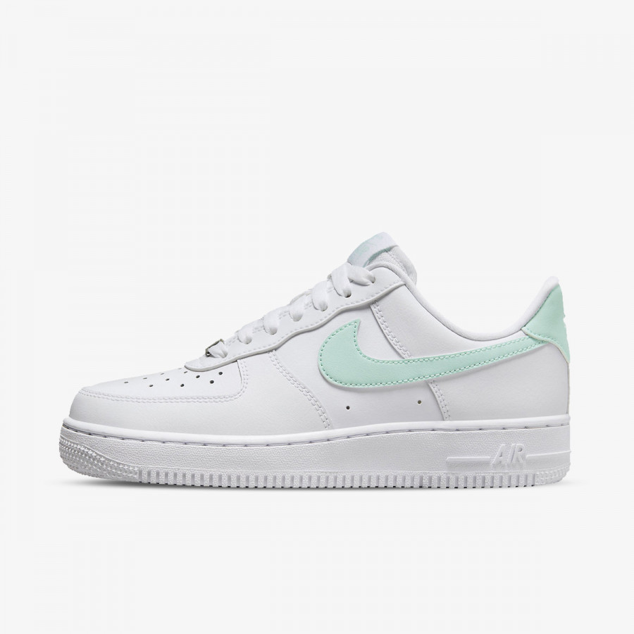 NIKE Air Force 1 '07 