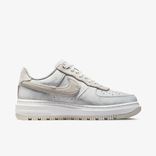 NIKE AIR FORCE 1 LUXE 