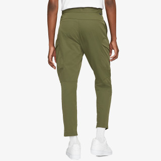 NIKE SPORTSWEAR TECH ESSENTIALS 