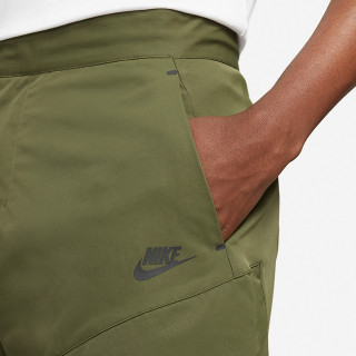 NIKE SPORTSWEAR TECH ESSENTIALS 