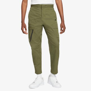 NIKE SPORTSWEAR TECH ESSENTIALS 