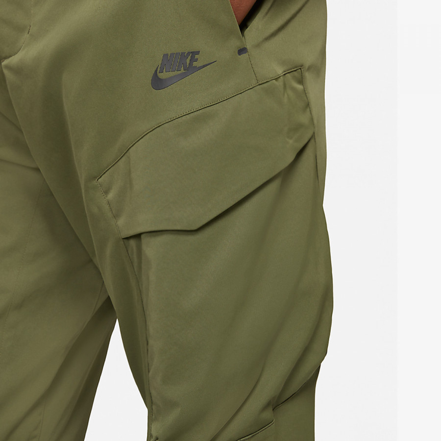 NIKE SPORTSWEAR TECH ESSENTIALS 