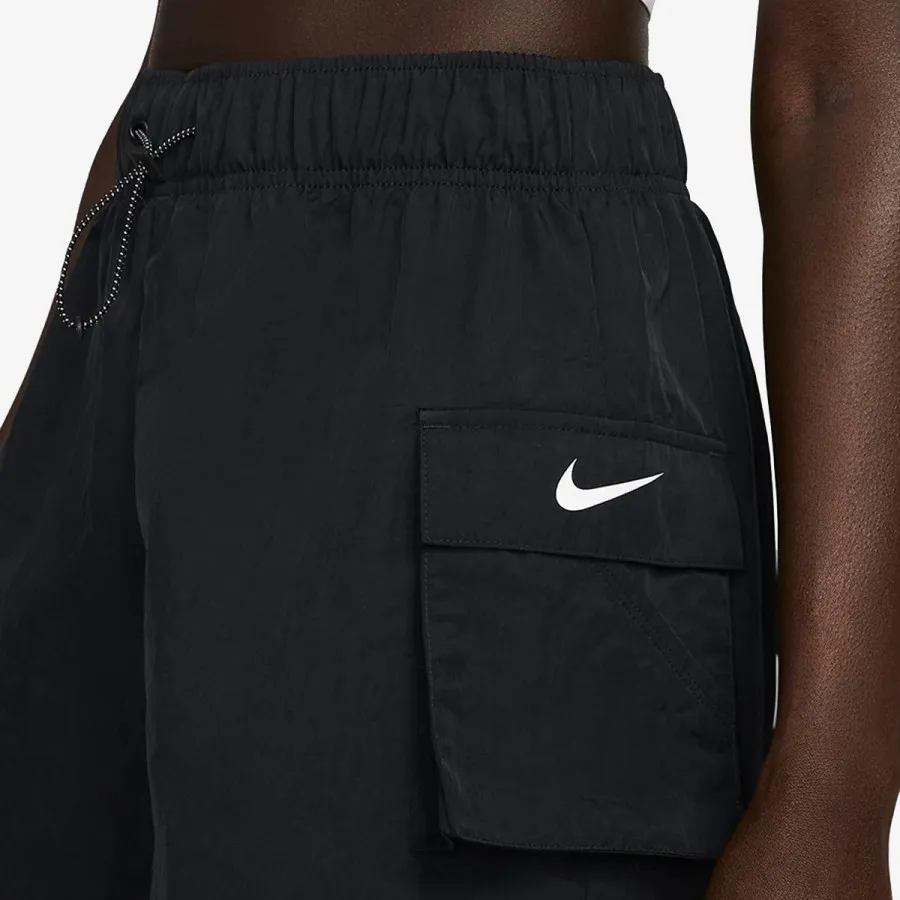 NIKE Sportswear Essential 