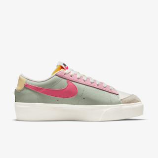 NIKE Blazer Low Platform 