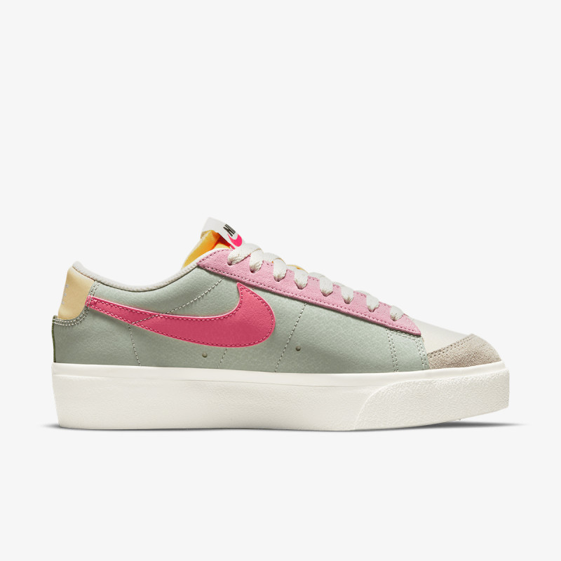 NIKE Blazer Low Platform 