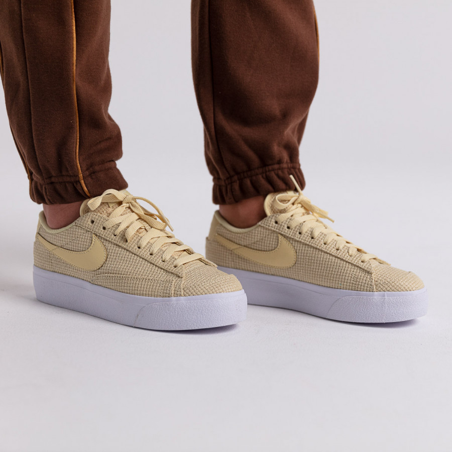 NIKE Blazer Low Platform 