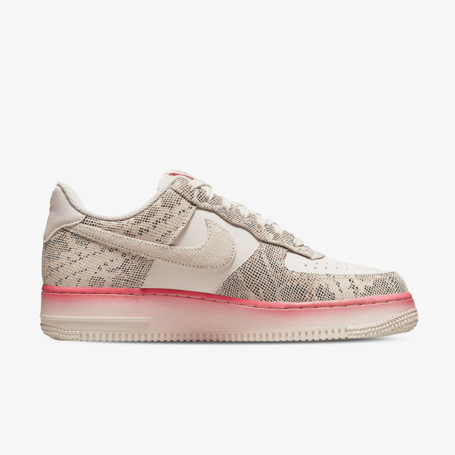 NIKE WMNS AIR FORCE 1 '07 LV8 OF1 