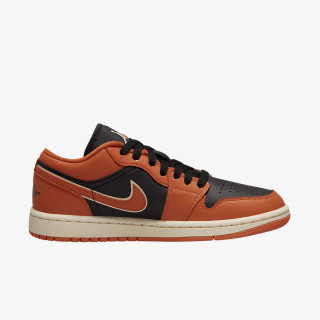 NIKE WMNS AIR JORDAN 1 LOW SE 