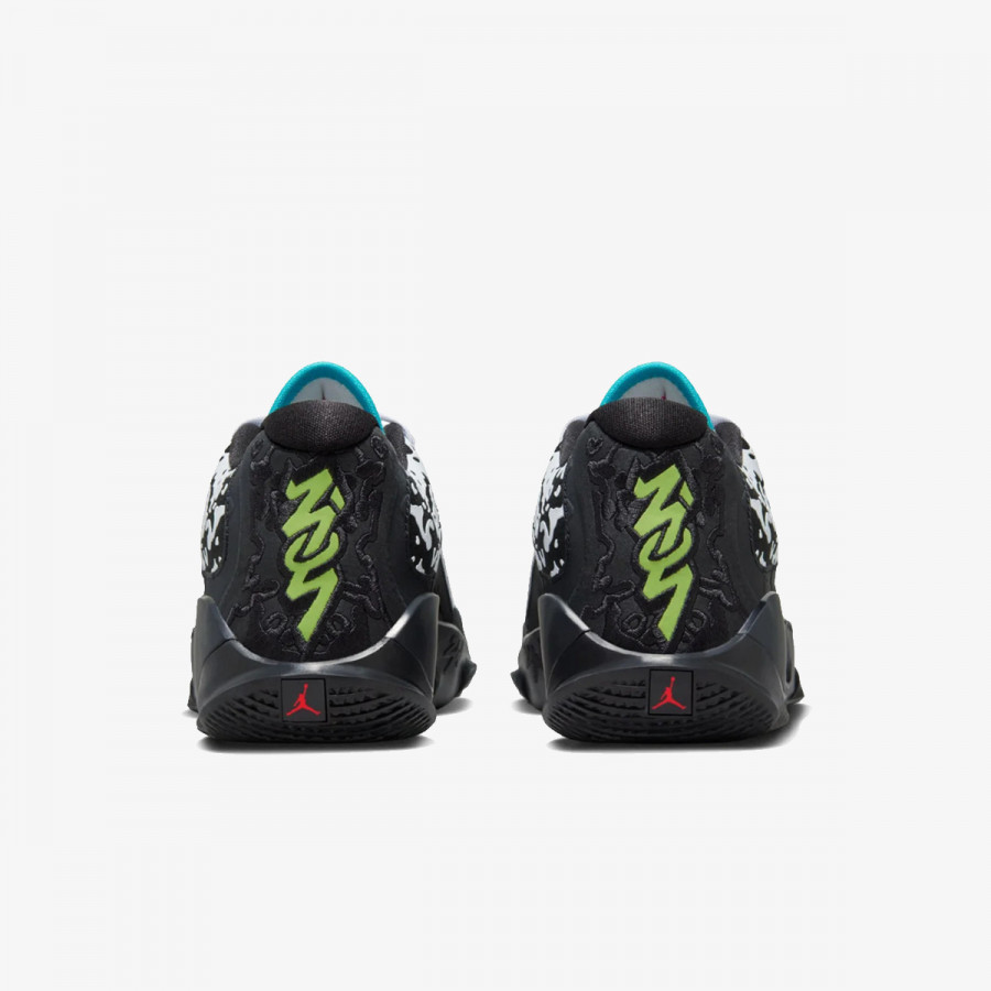 NIKE Zion 3 