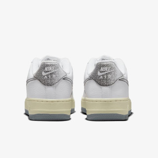NIKE Air Force 1 LV8 3 