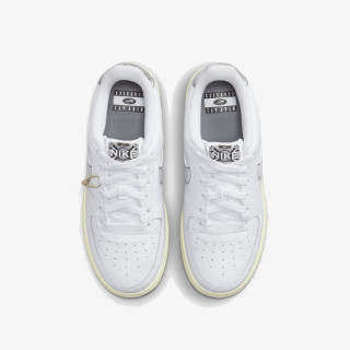NIKE Air Force 1 LV8 3 
