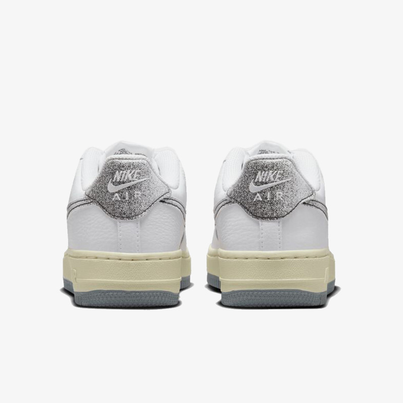 NIKE Air Force 1 LV8 3 