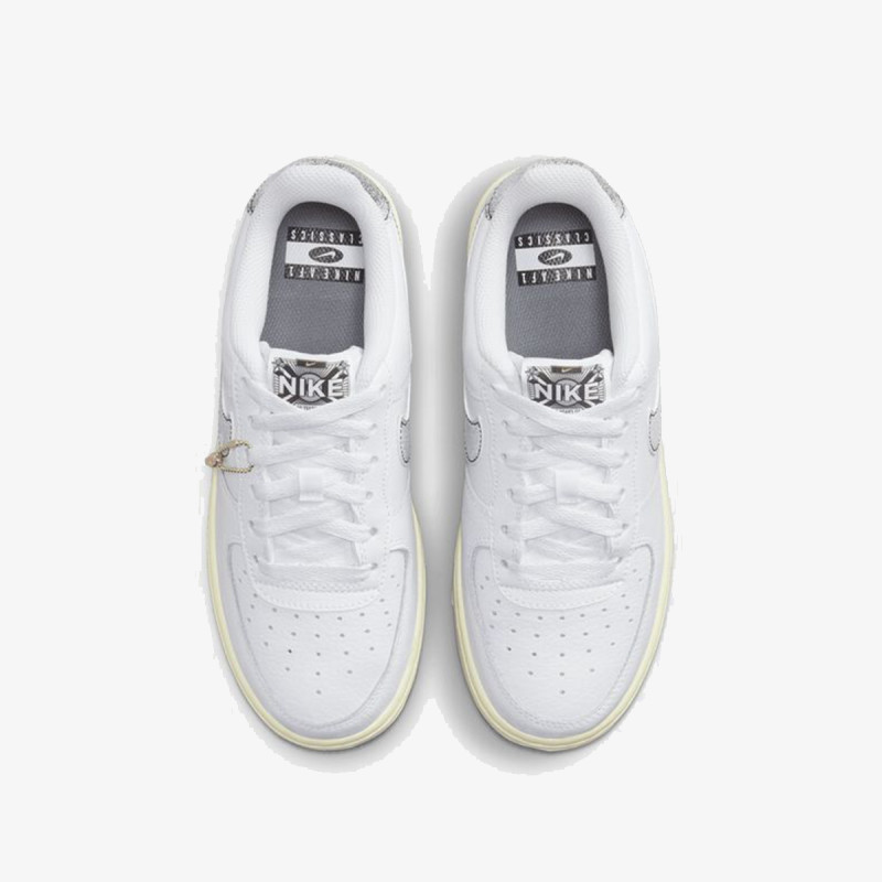 NIKE Air Force 1 LV8 3 