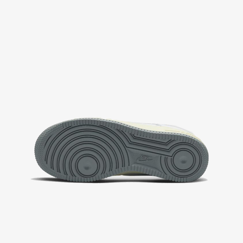 NIKE Air Force 1 LV8 3 