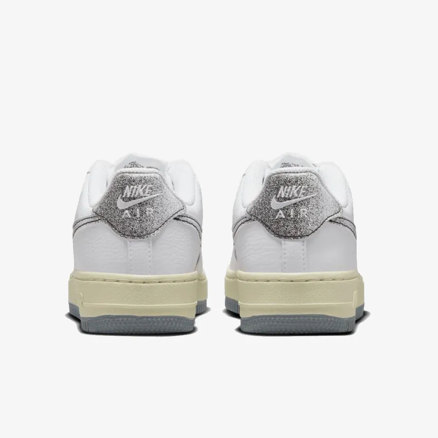 NIKE Air Force 1 LV8 3 