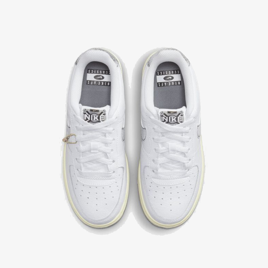 NIKE Air Force 1 LV8 3 