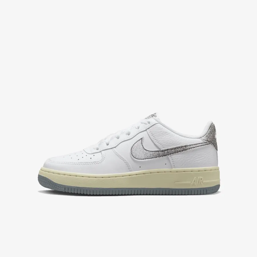 NIKE Air Force 1 LV8 3 