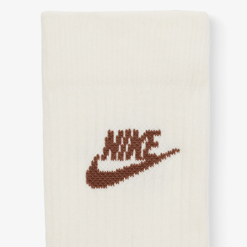 NIKE Everyday Essential 